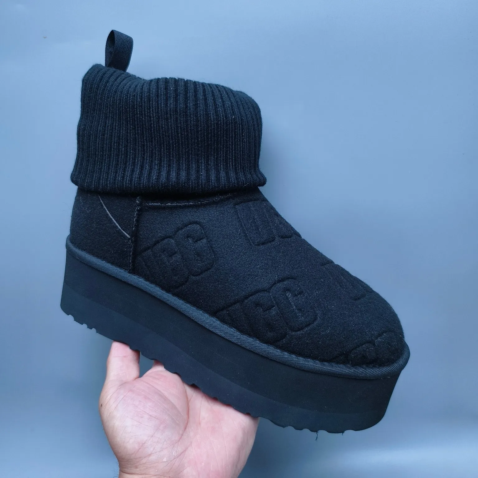 💰600 UGG sheepskin all-in-one snow boots 4047 suede LOGO wool top thick-soled boots Color: Gray Black Green Matching Size: 35-40